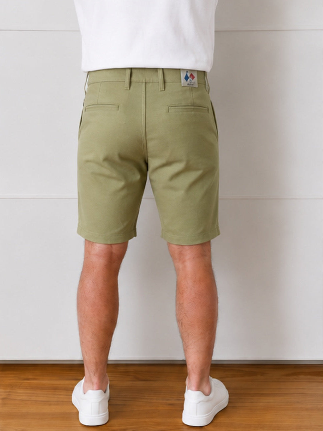 Bermuda pour homme Nantios en 98 % coton bio 2 % élasthanne, coloris kaki, vue de dos, Le Gaulois Jeans