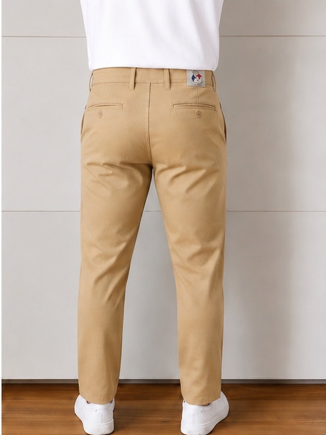 Jean pour homme Darius en 98 % coton bio / 2 % d'élasthanne, coloris beige, vue de dos, Le Gaulois Jeans