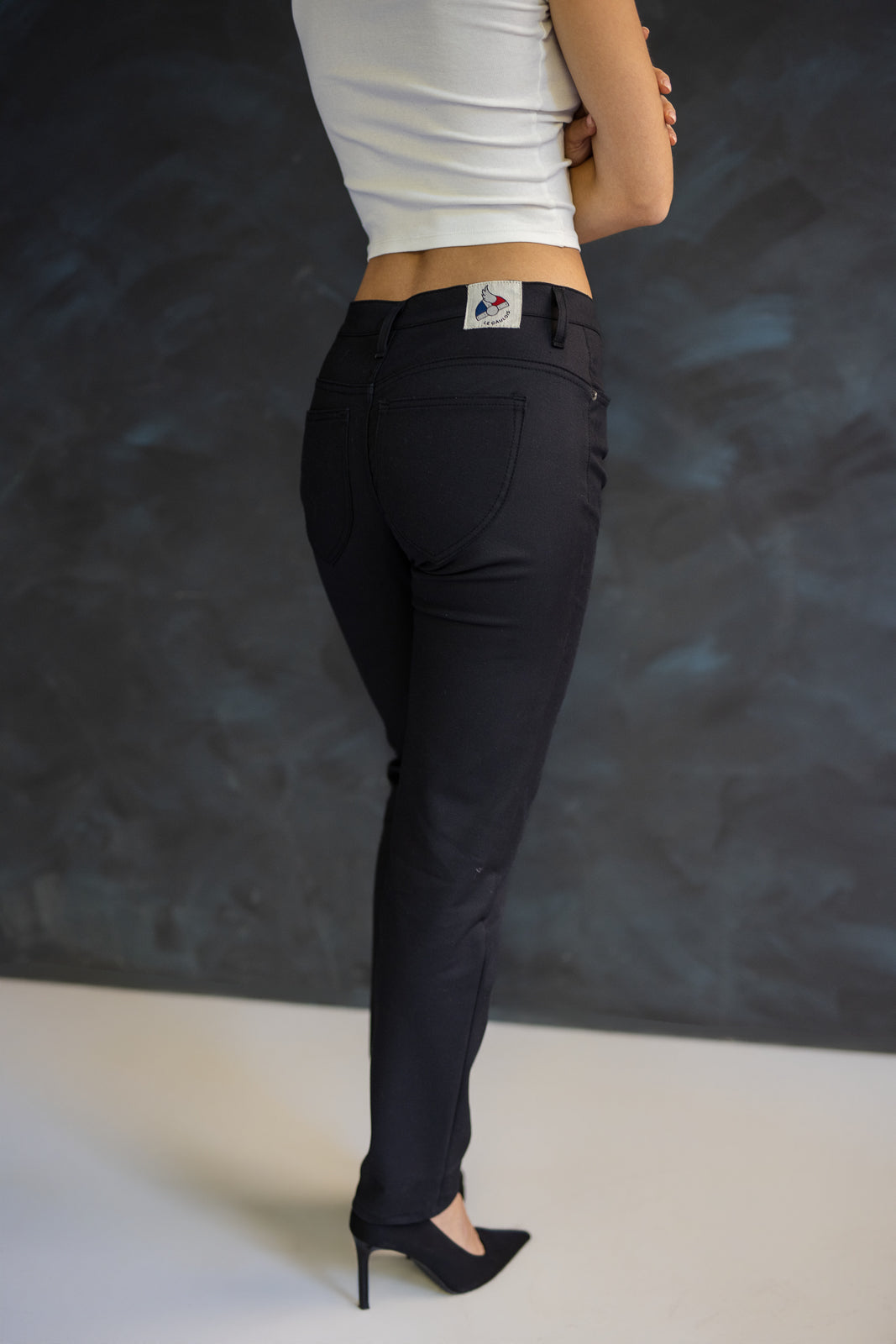 Noa noir - Jean femme en coton bio extensible